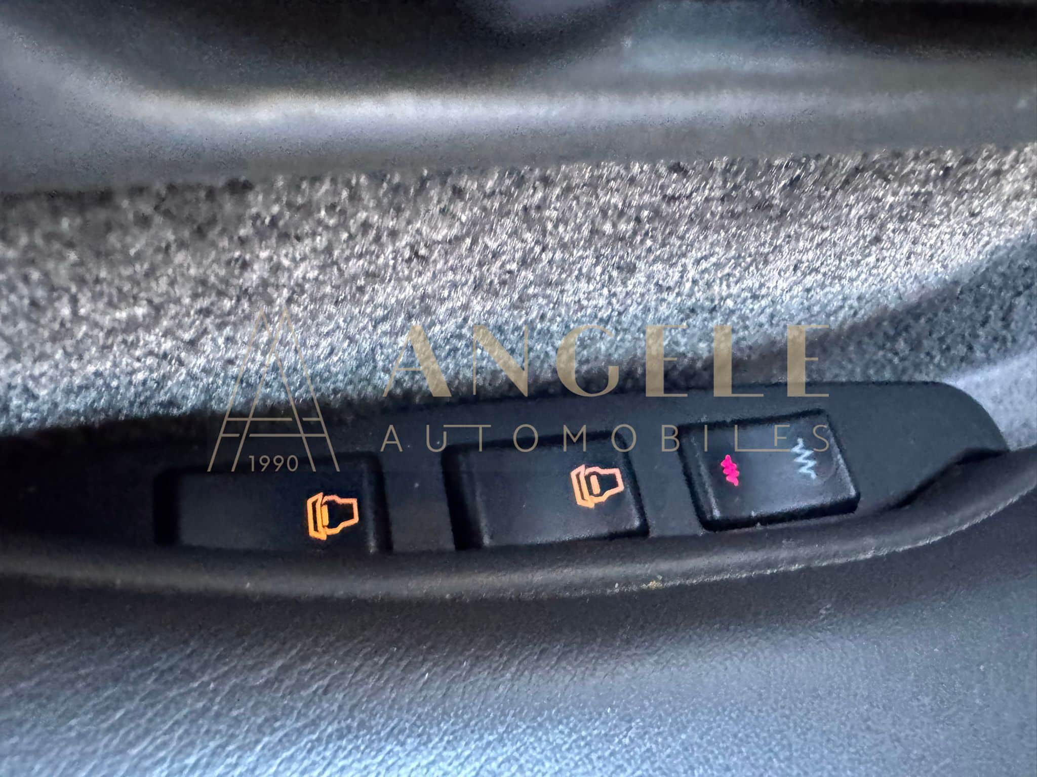 ASTON MARTIN VANTAGE TOULOUSE ANGELE AUTOMOBILES