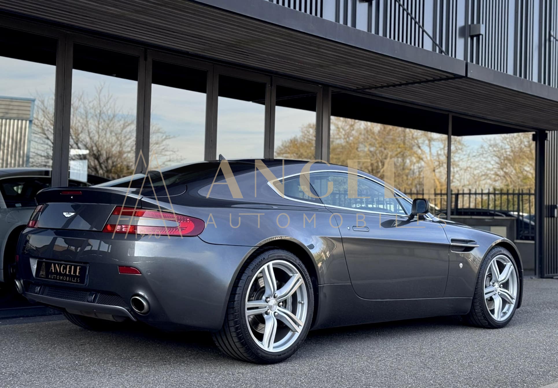 ASTON MARTIN VANTAGE TOULOUSE ANGELE AUTOMOBILES
