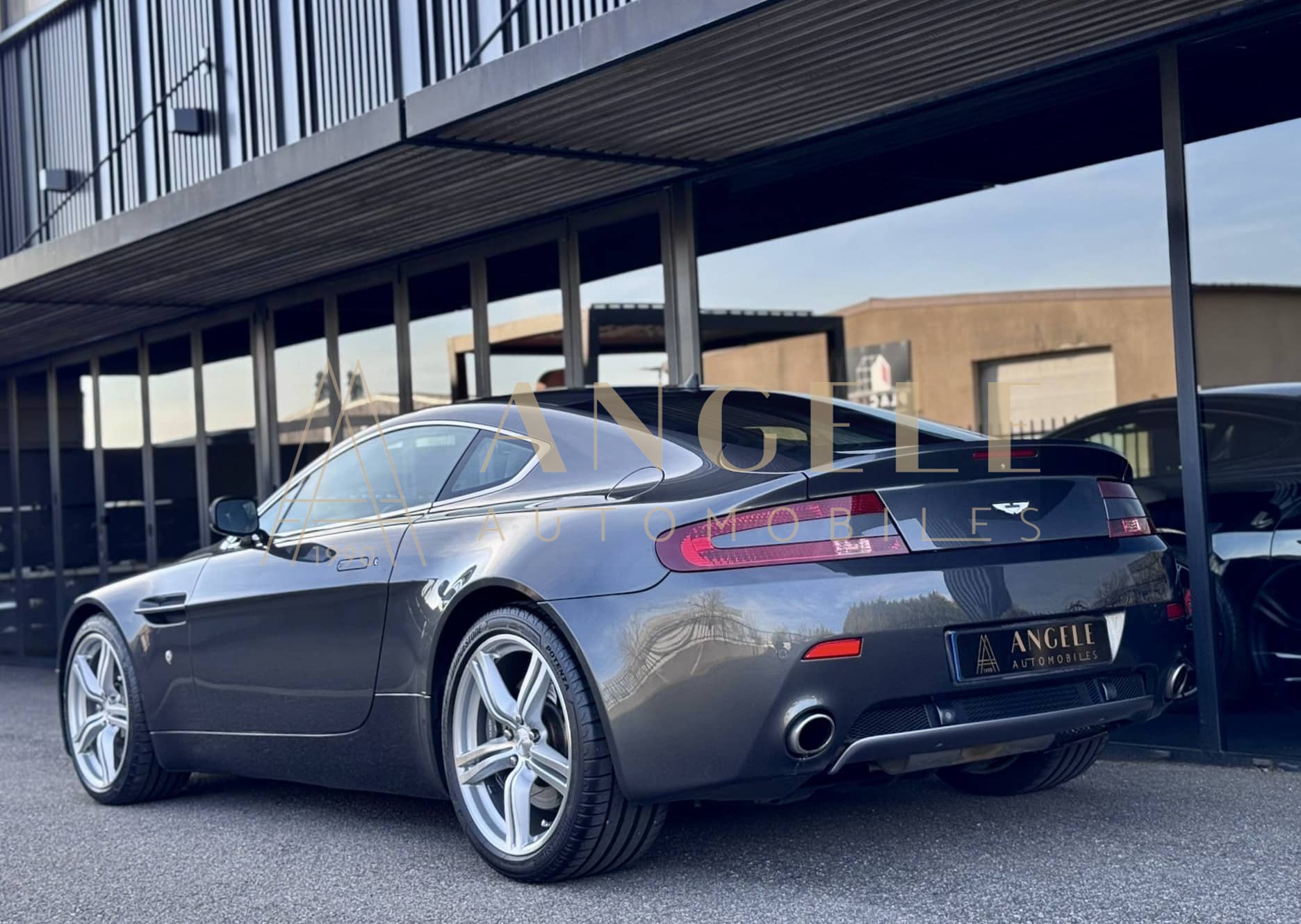 ASTON MARTIN VANTAGE TOULOUSE ANGELE AUTOMOBILES