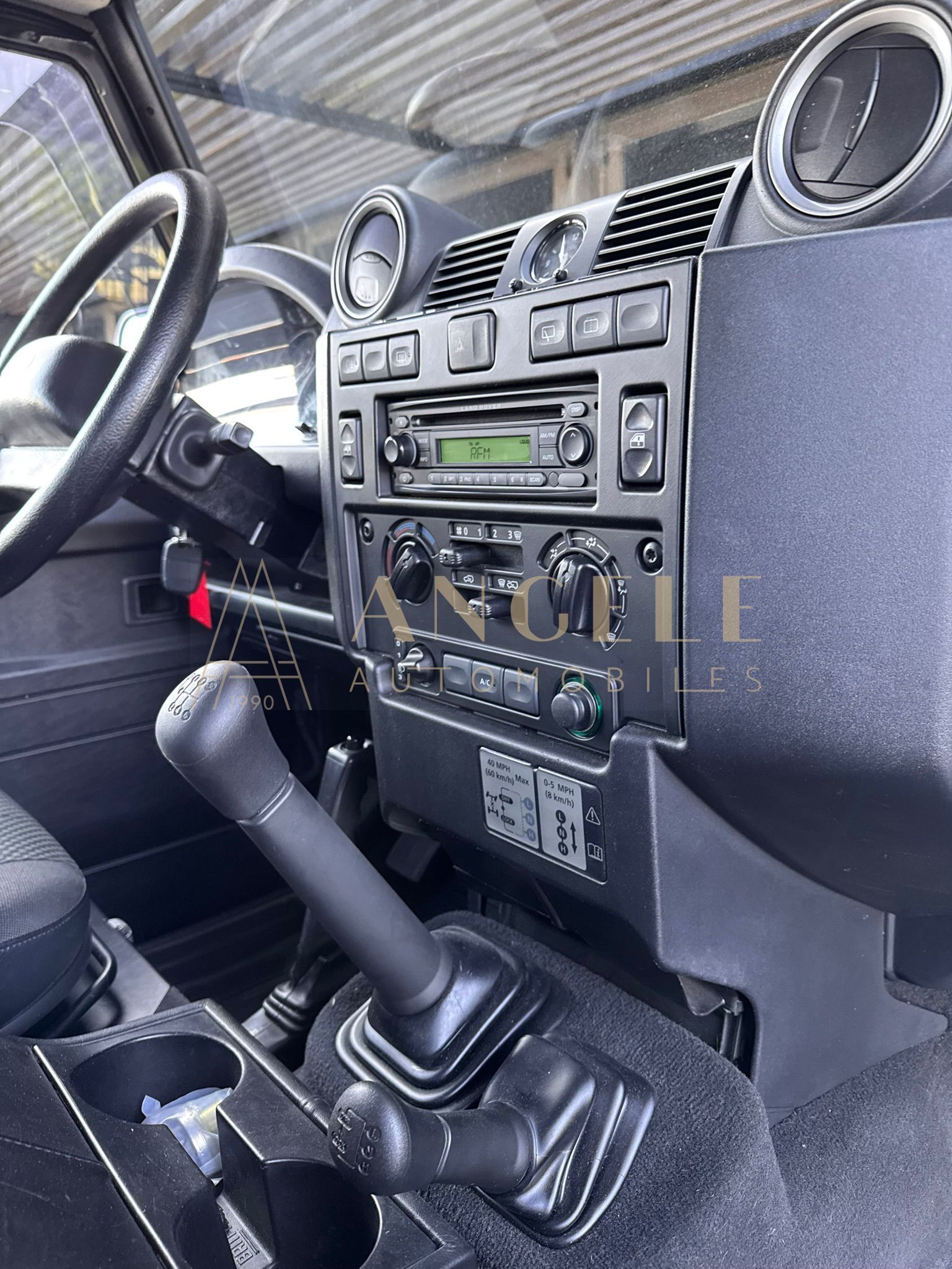 LAND ROVER DEFENDER 110 SW ANGELE AUTOMOBILES TOULOUSE
